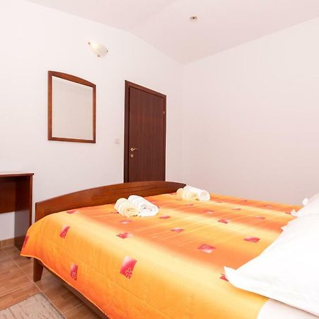 Apartments Fumija Trogir Eksteriør billede