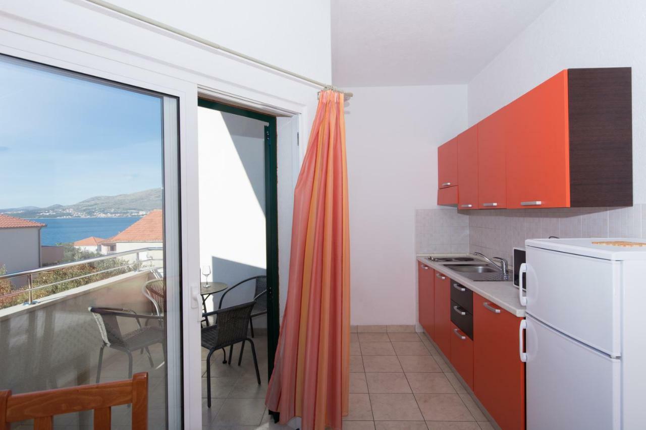 Apartments Fumija Trogir Eksteriør billede