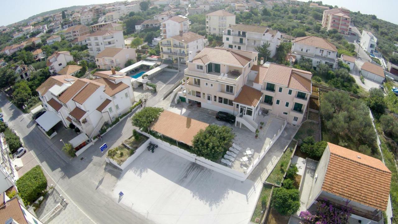 Apartments Fumija Trogir Eksteriør billede