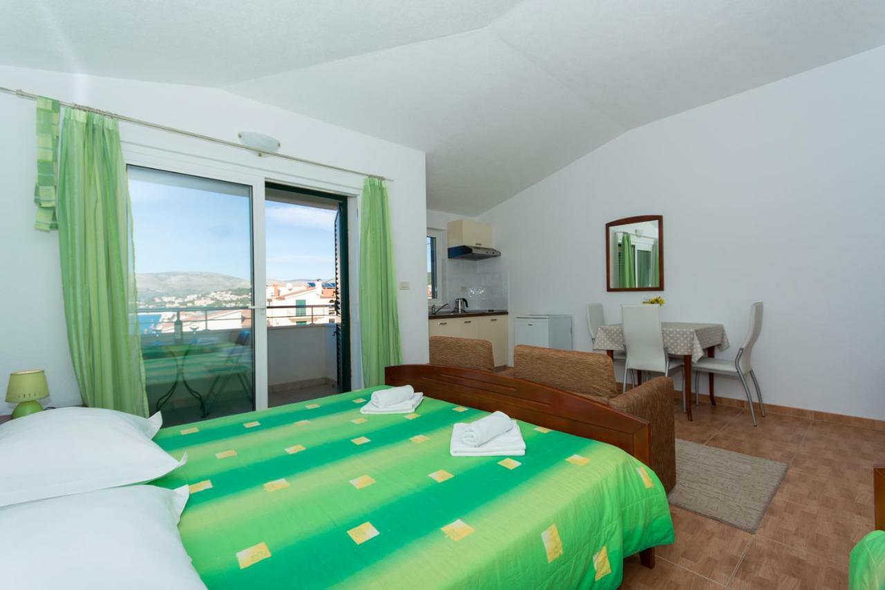 Apartments Fumija Trogir Eksteriør billede