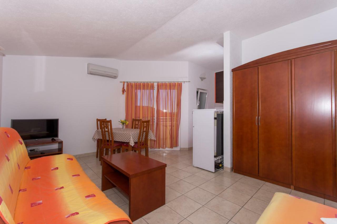 Apartments Fumija Trogir Eksteriør billede