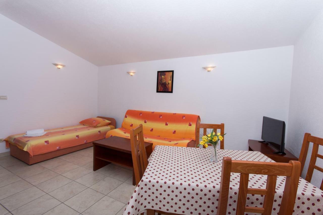 Apartments Fumija Trogir Eksteriør billede