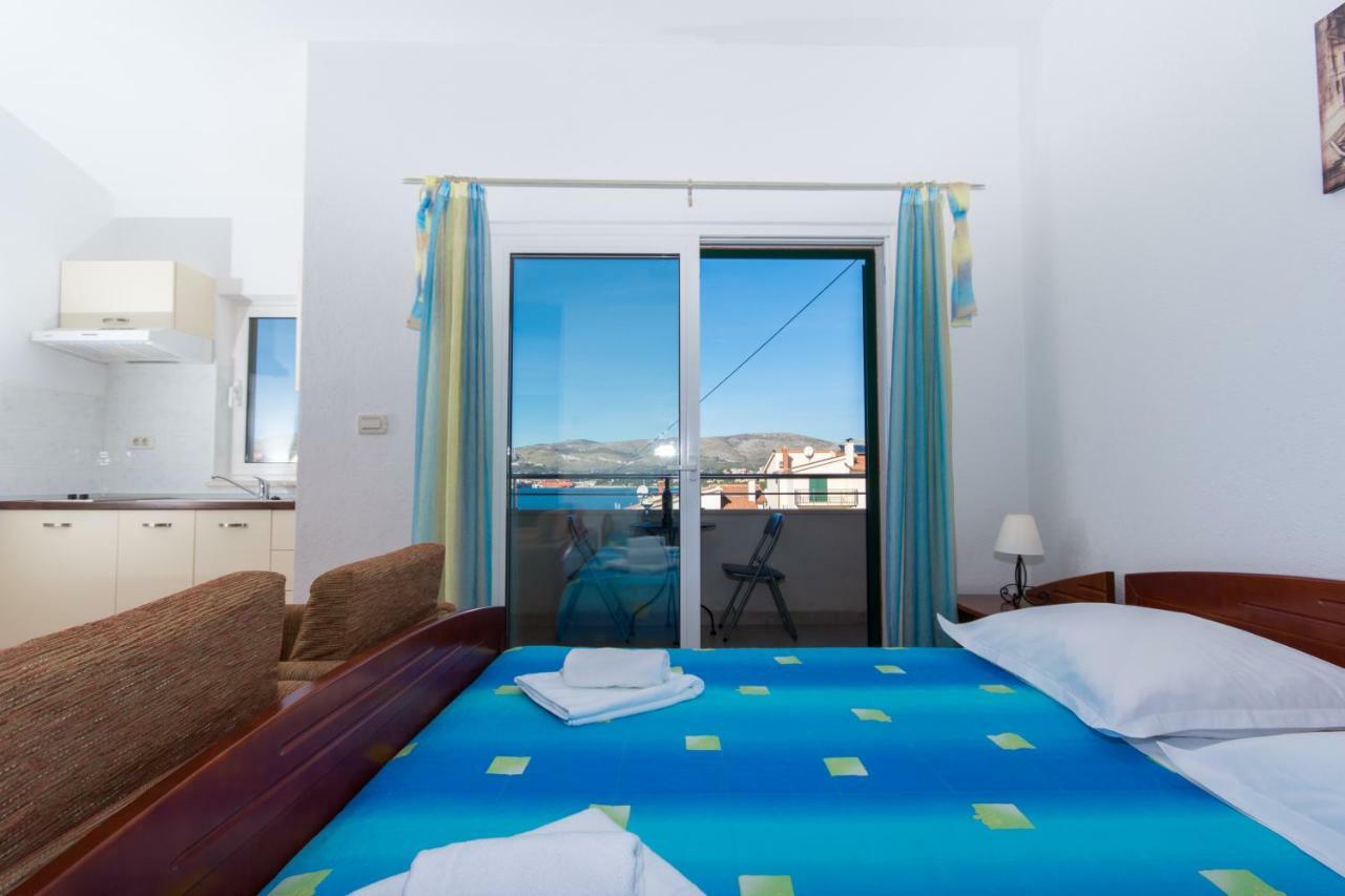 Apartments Fumija Trogir Eksteriør billede