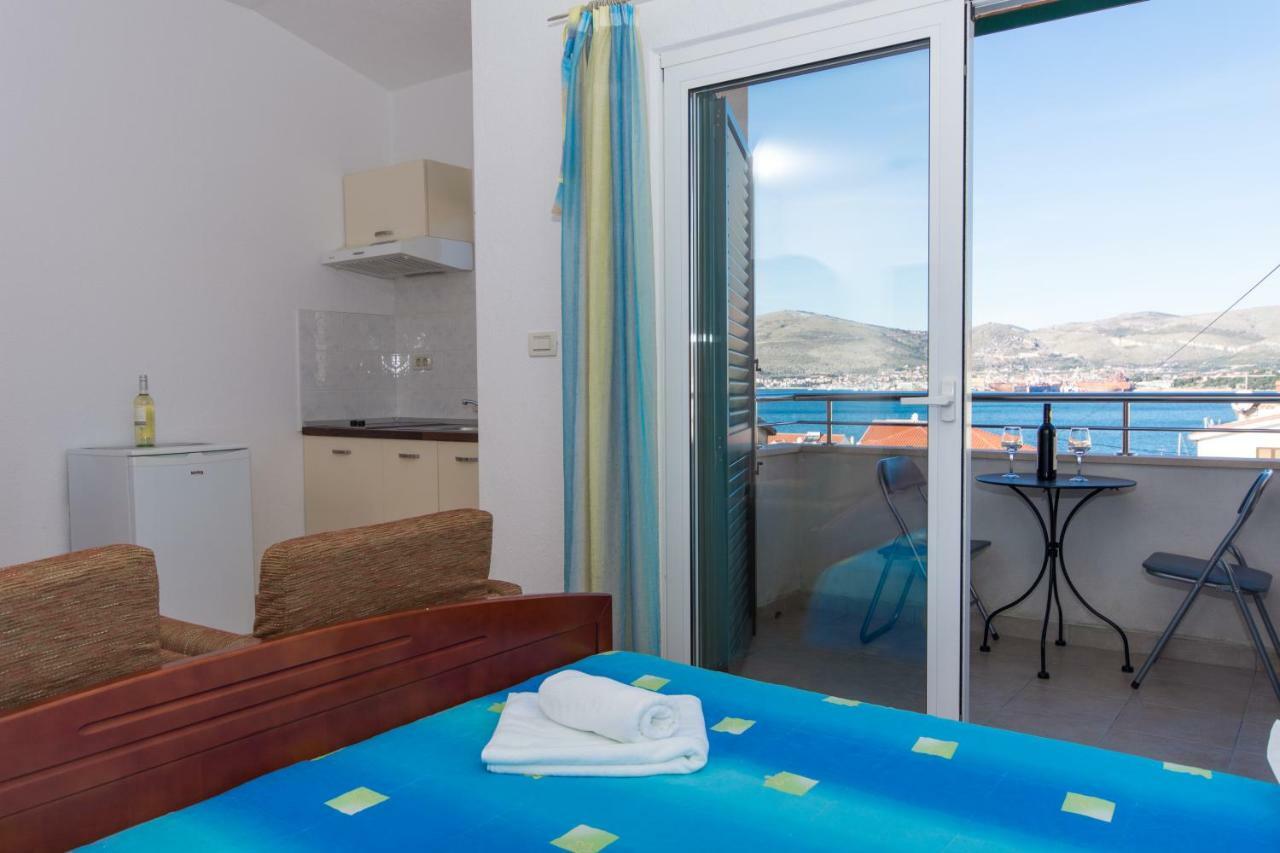 Apartments Fumija Trogir Eksteriør billede