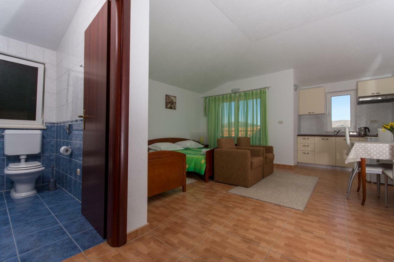 Apartments Fumija Trogir Eksteriør billede