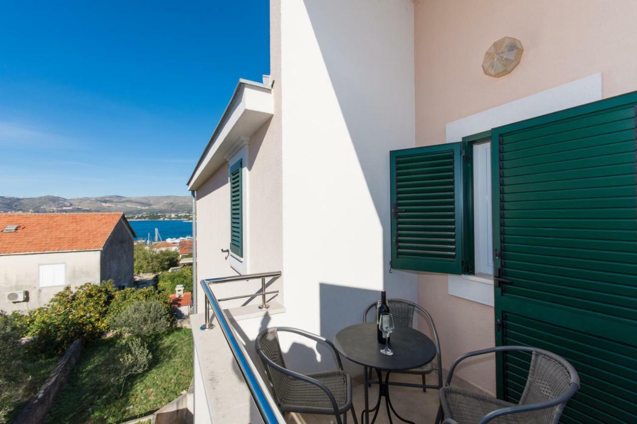 Apartments Fumija Trogir Eksteriør billede