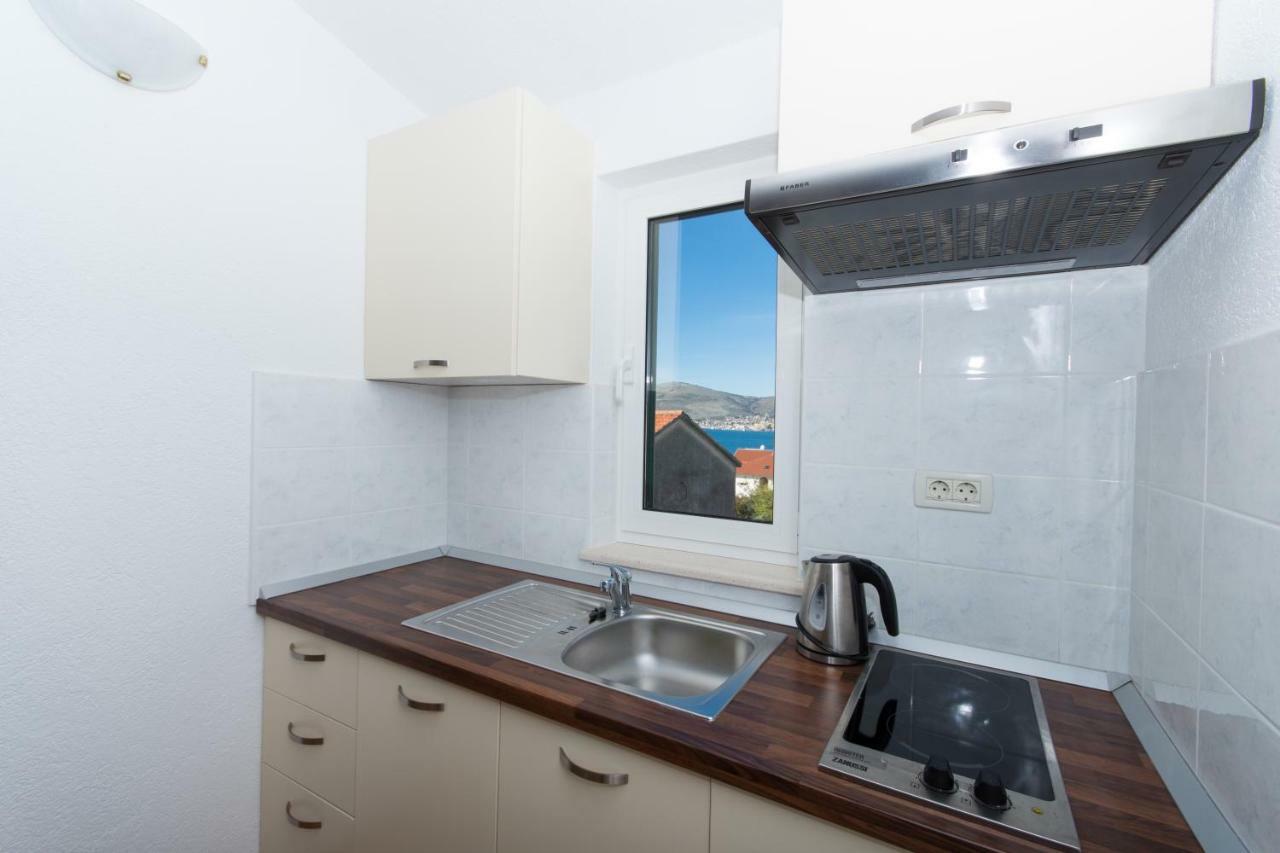 Apartments Fumija Trogir Eksteriør billede