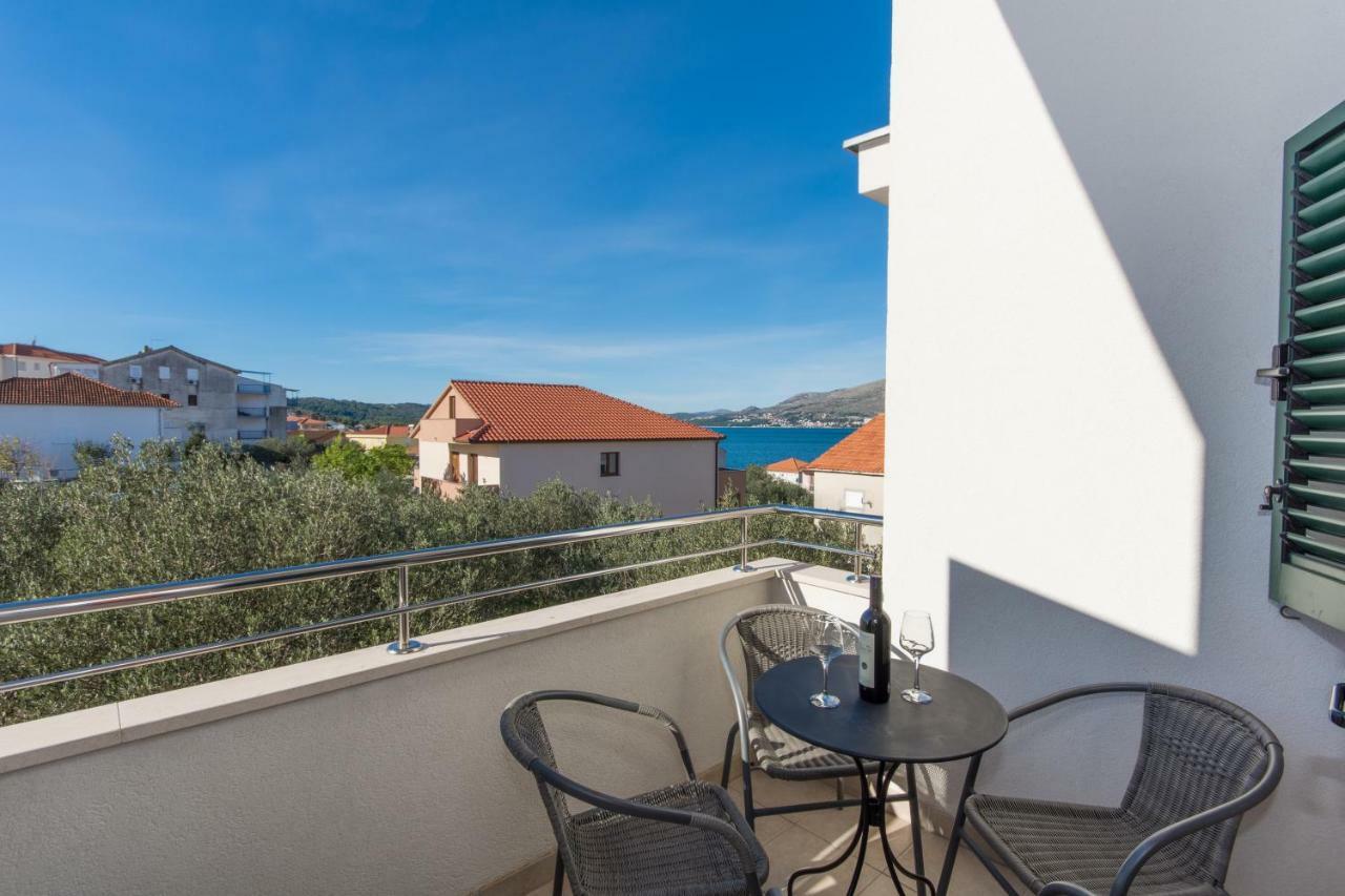 Apartments Fumija Trogir Eksteriør billede